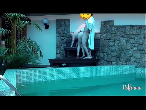 ❤️ Boss invitéiert Déngschtmeedchen an de Pool, mee konnt net engem waarm widderstoen ☑ Super Porn op lb.light2cloud.top ❌❤